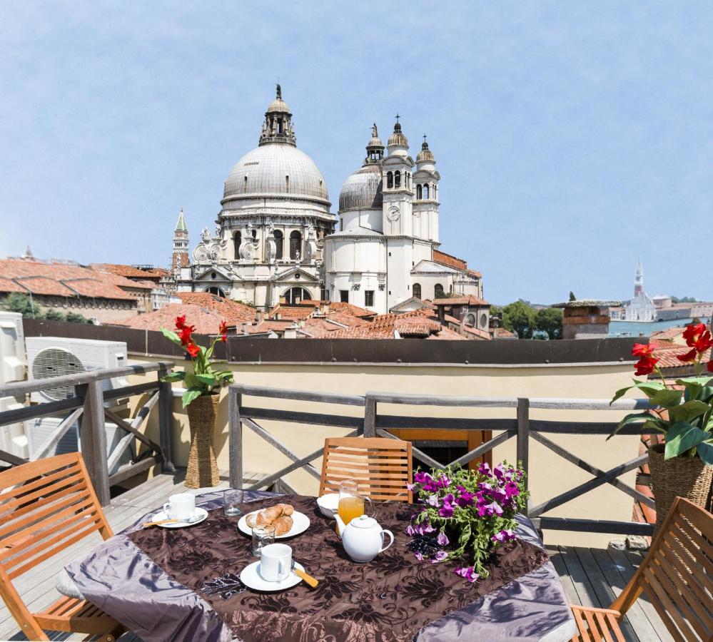 Accademia Charm Apartments By Wonderful Italy Velence Kültér fotó