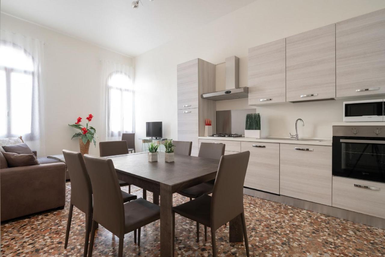 Accademia Charm Apartments By Wonderful Italy Velence Kültér fotó