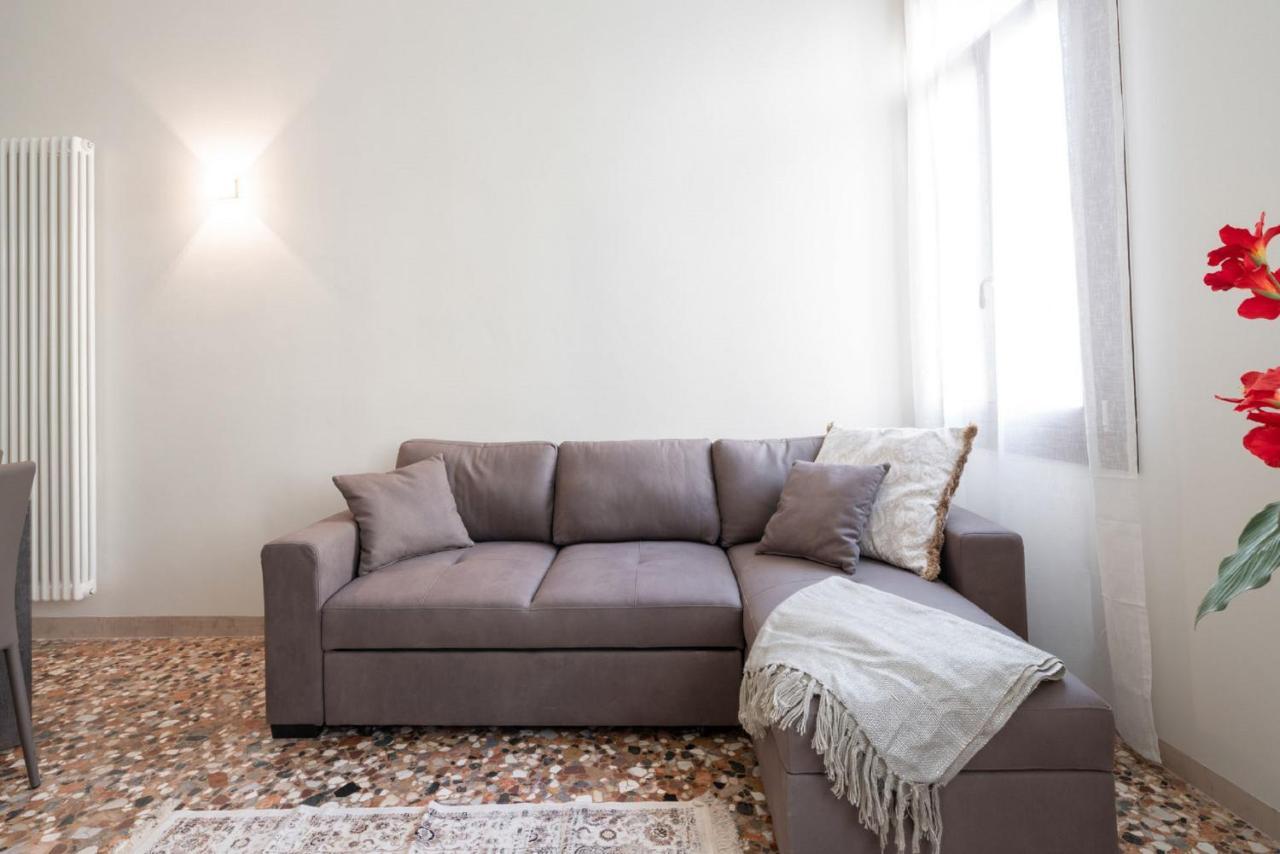 Accademia Charm Apartments By Wonderful Italy Velence Kültér fotó