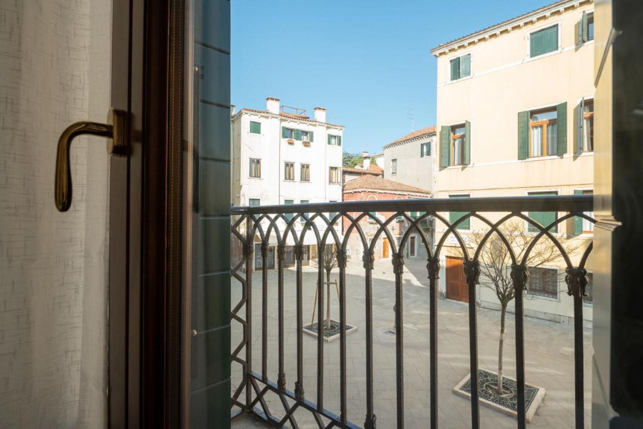 Accademia Charm Apartments By Wonderful Italy Velence Kültér fotó