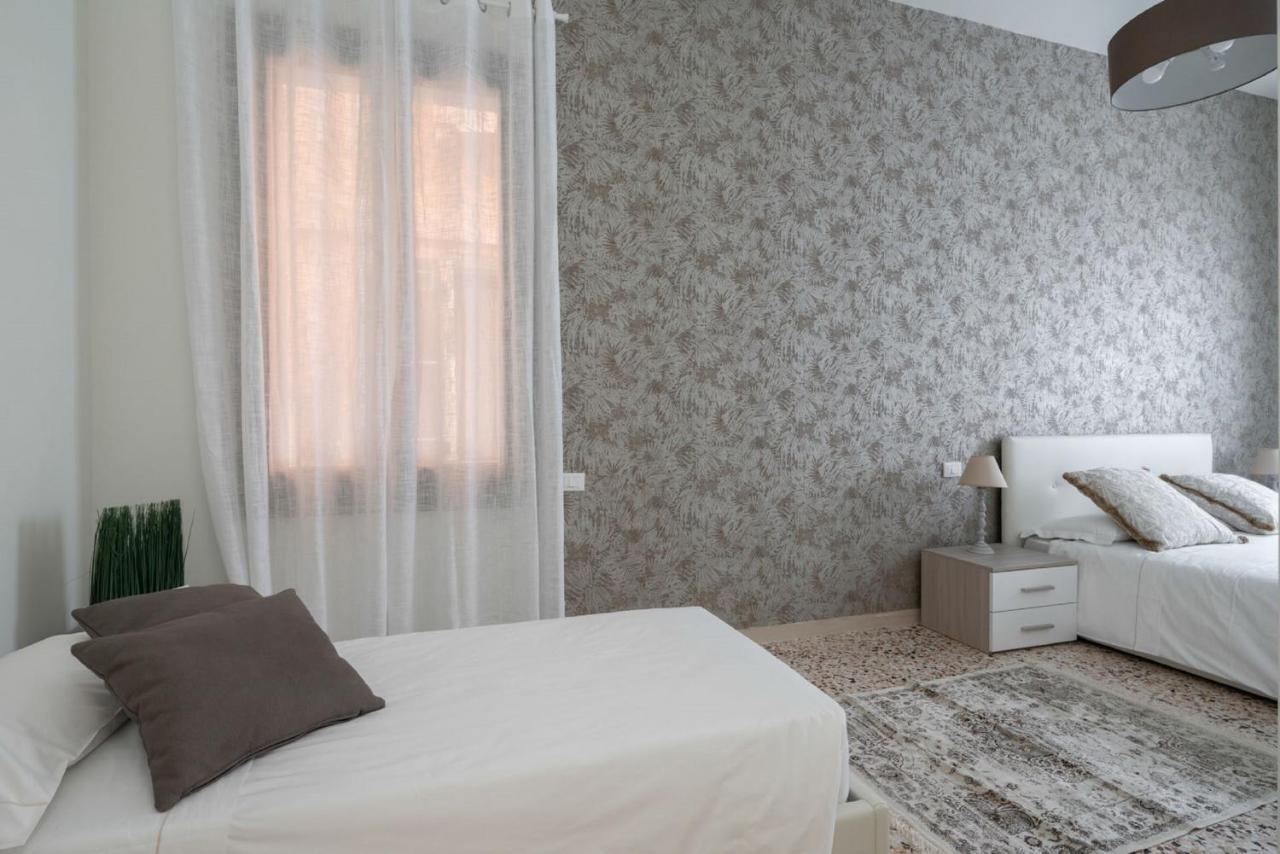 Accademia Charm Apartments By Wonderful Italy Velence Kültér fotó