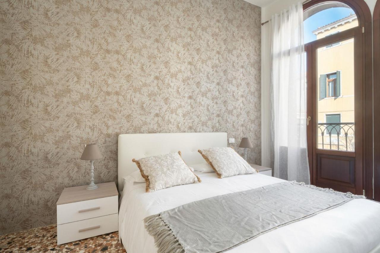 Accademia Charm Apartments By Wonderful Italy Velence Kültér fotó