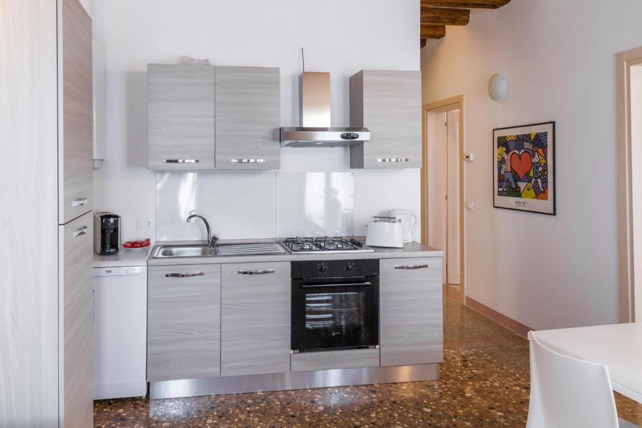 Accademia Charm Apartments By Wonderful Italy Velence Kültér fotó
