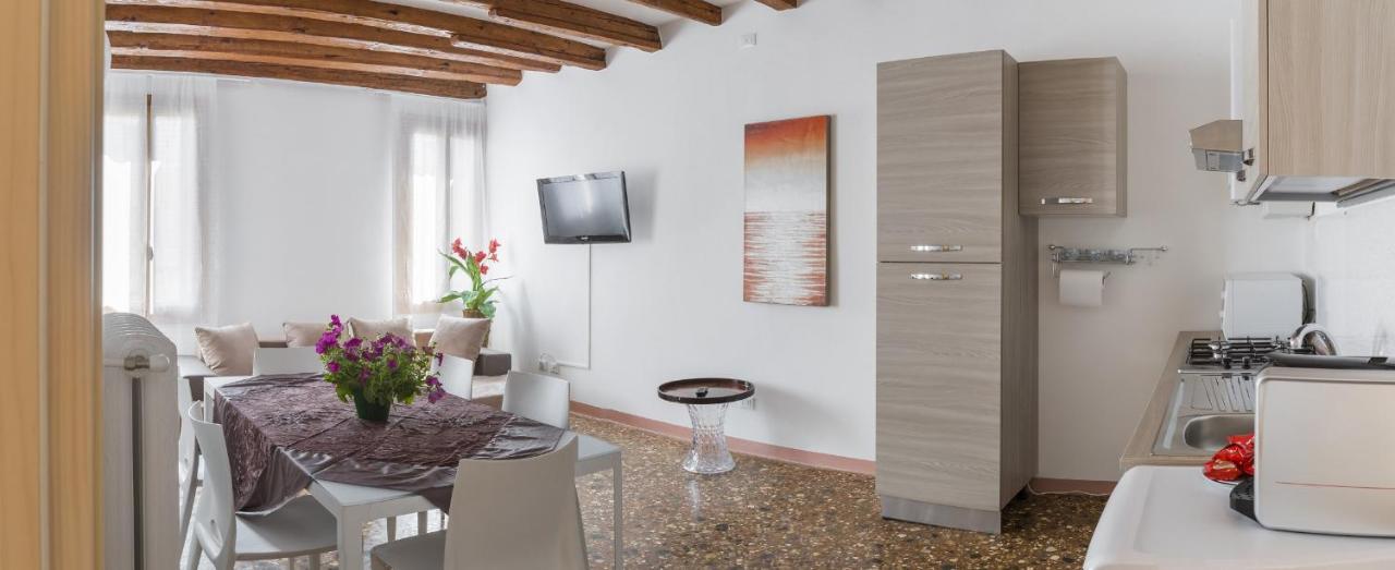 Accademia Charm Apartments By Wonderful Italy Velence Kültér fotó