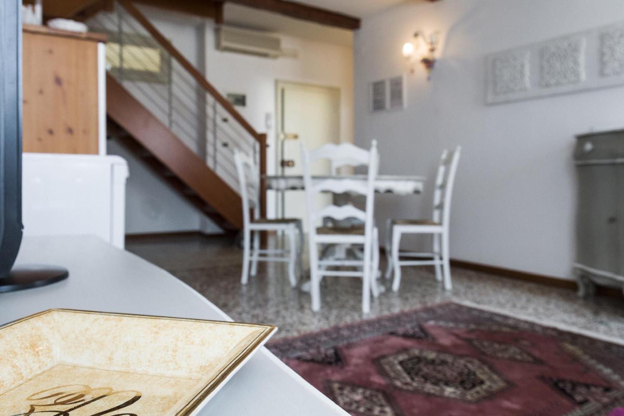 Accademia Charm Apartments By Wonderful Italy Velence Kültér fotó