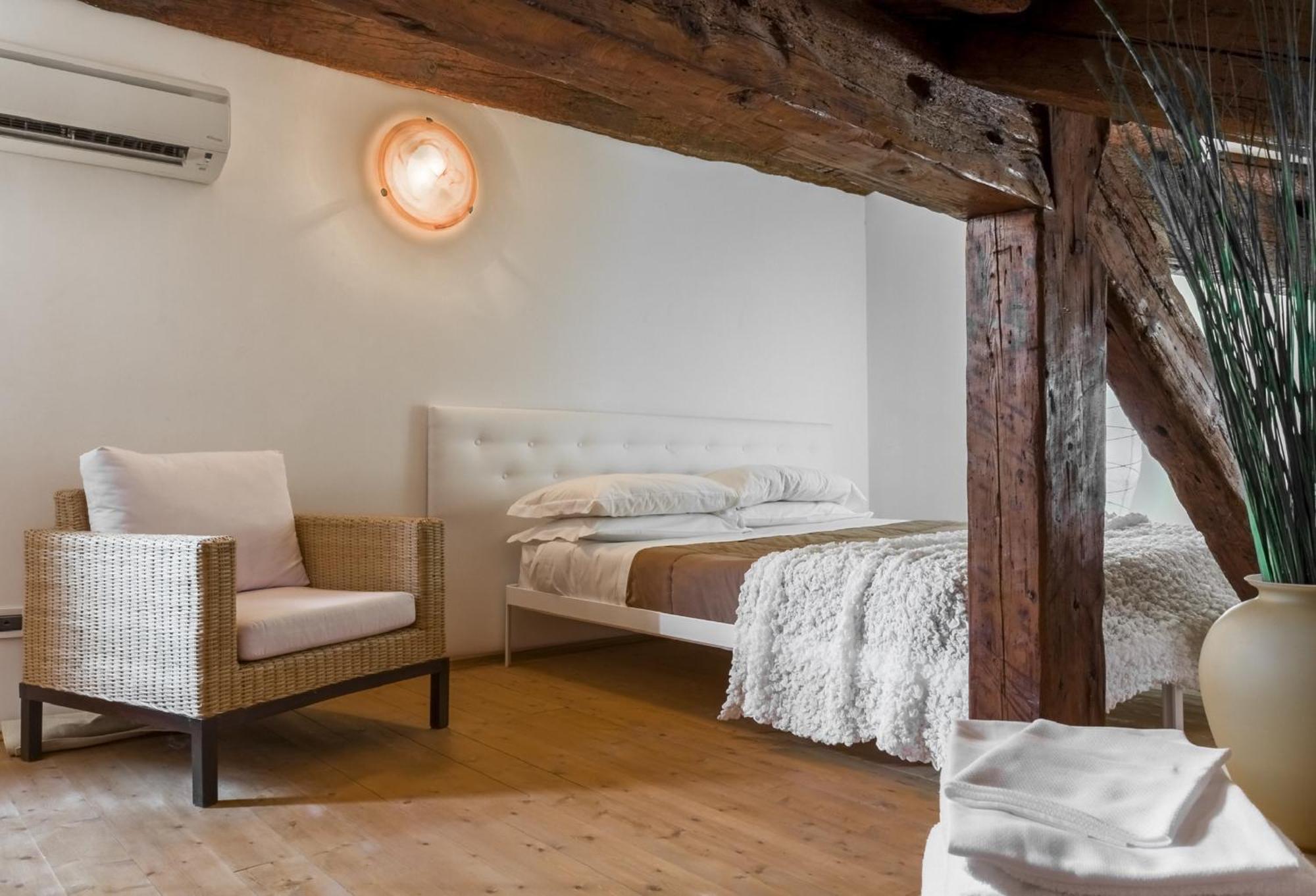 Accademia Charm Apartments By Wonderful Italy Velence Kültér fotó